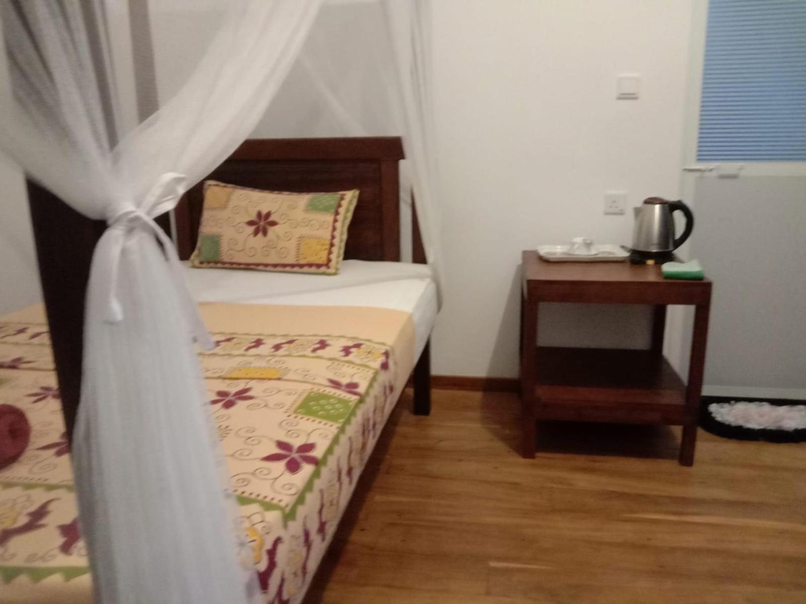 Welcome Inn Mirissa Bagian luar foto
