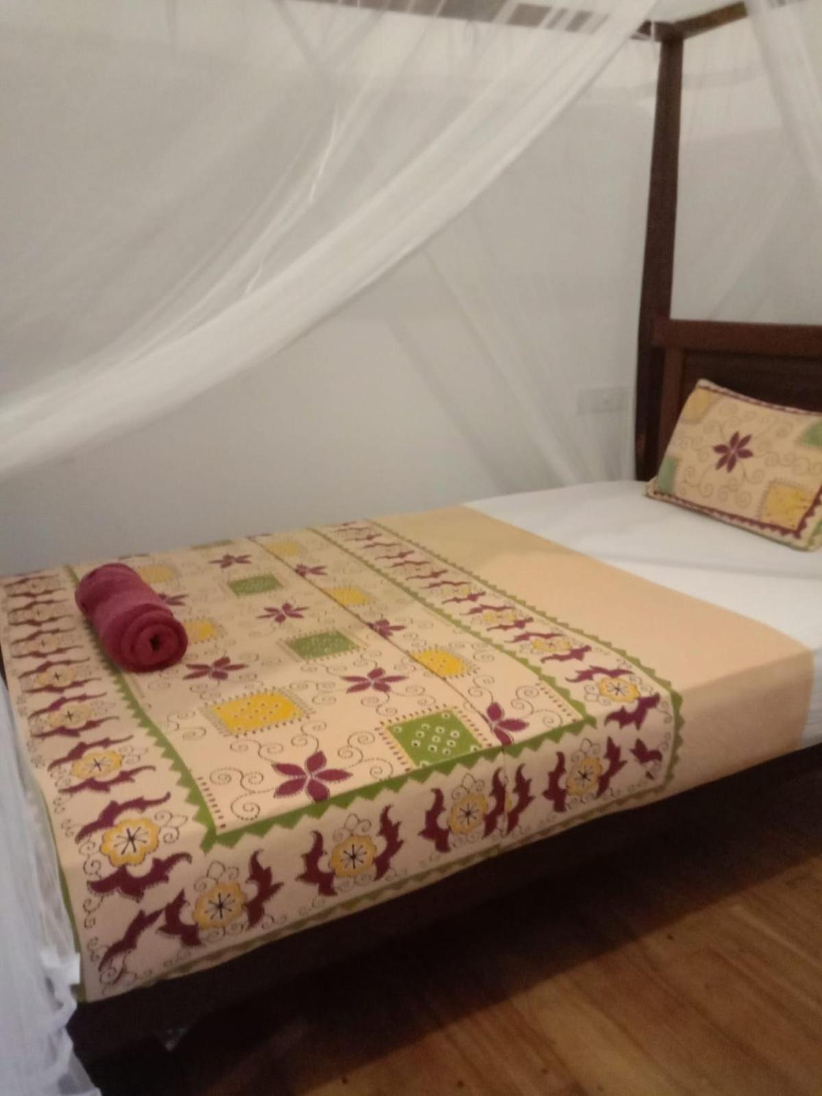 Welcome Inn Mirissa Bagian luar foto