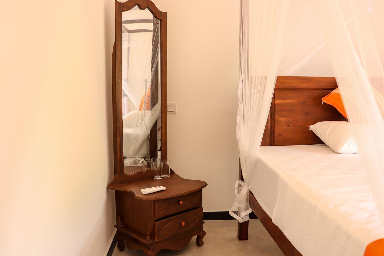 Welcome Inn Mirissa Bagian luar foto
